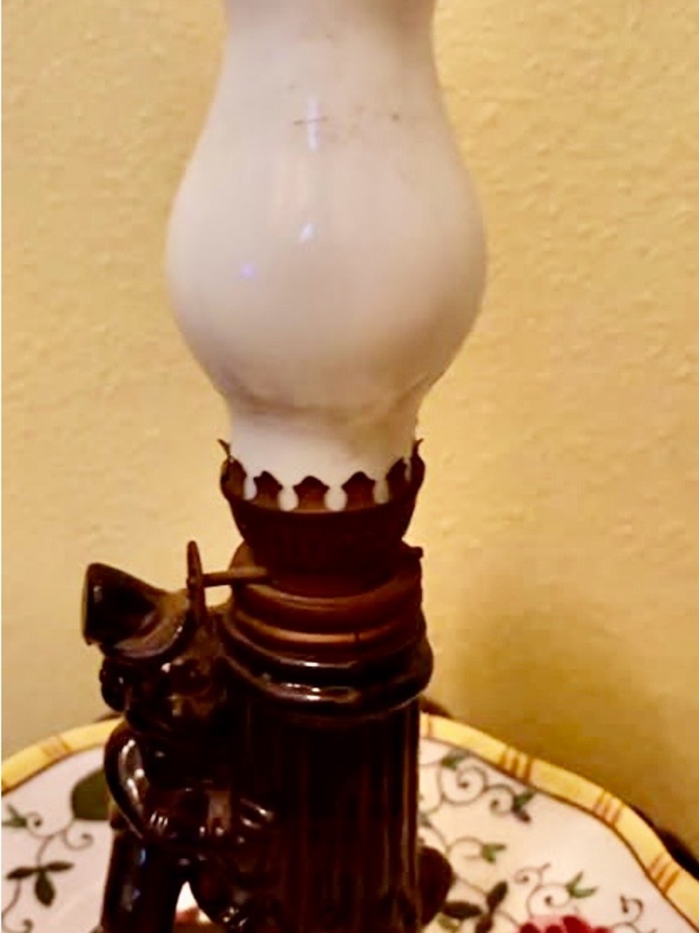 Vintage Ceramic Street Person Mini Oil Lamp
